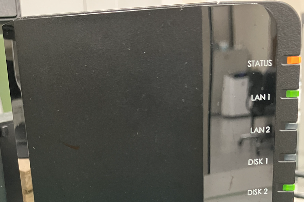 SynologyNASのHDDが突然認識されなったケースの対応事例